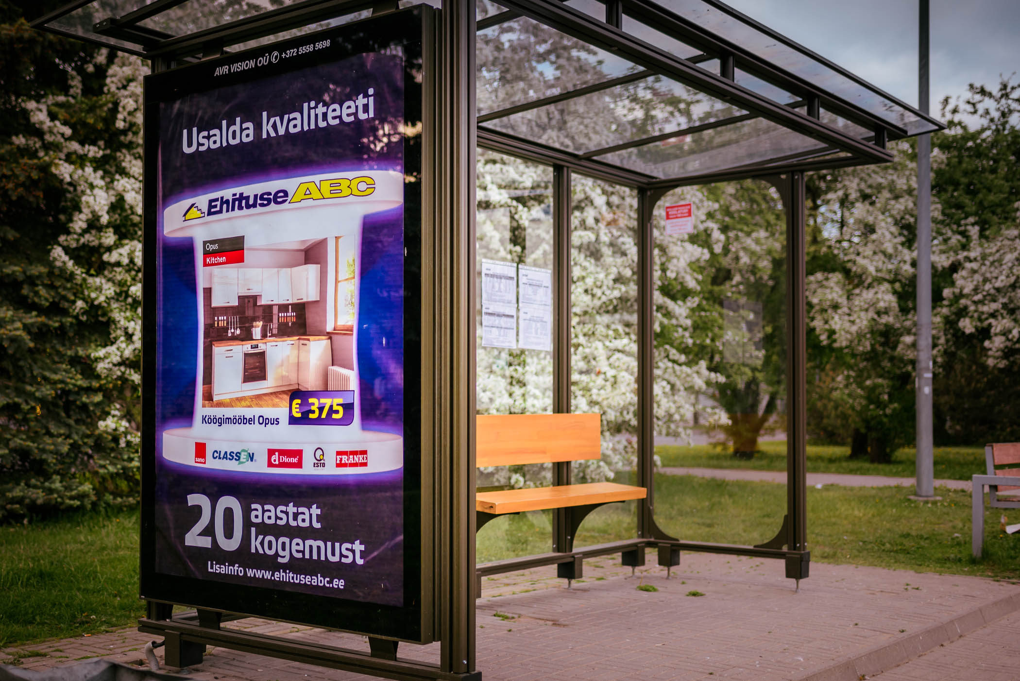 Väliskülg